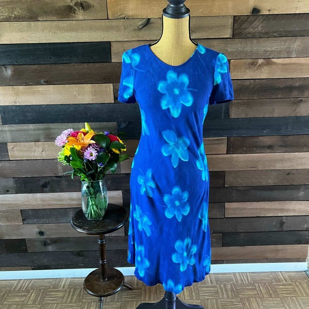 Jeffrey & Dana Petites 90s Blue Watercolor Flower Short Sleeve Midi Dress